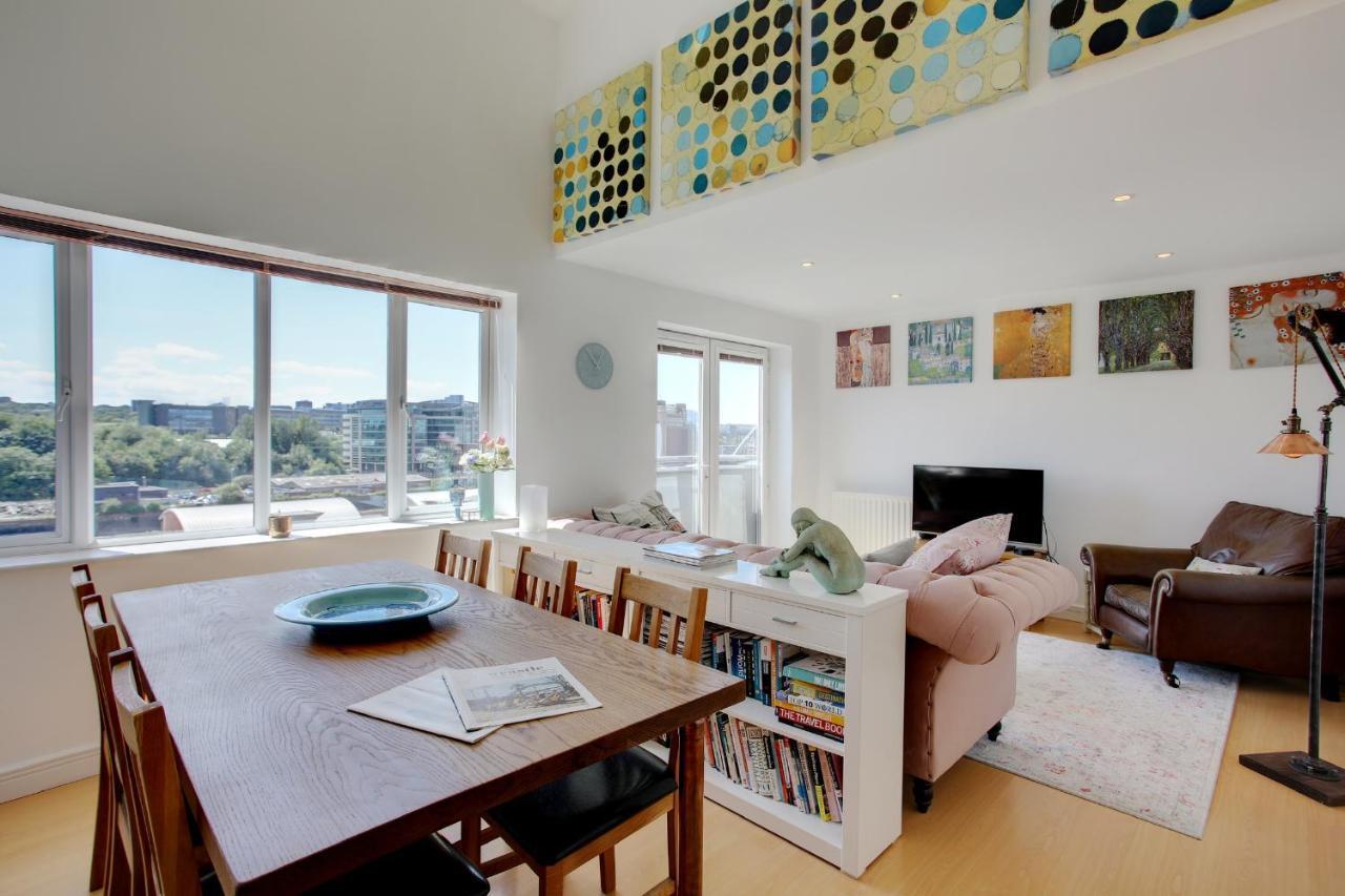 דירות ניוקאסל Beautiful Duplex Penthouse - Roof Garden, Views, Parking מראה חיצוני תמונה