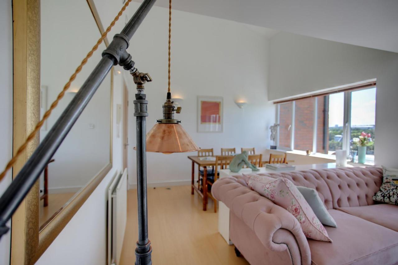 דירות ניוקאסל Beautiful Duplex Penthouse - Roof Garden, Views, Parking מראה חיצוני תמונה