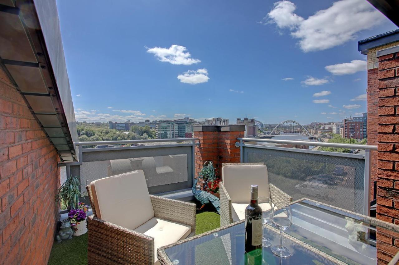 דירות ניוקאסל Beautiful Duplex Penthouse - Roof Garden, Views, Parking מראה חיצוני תמונה
